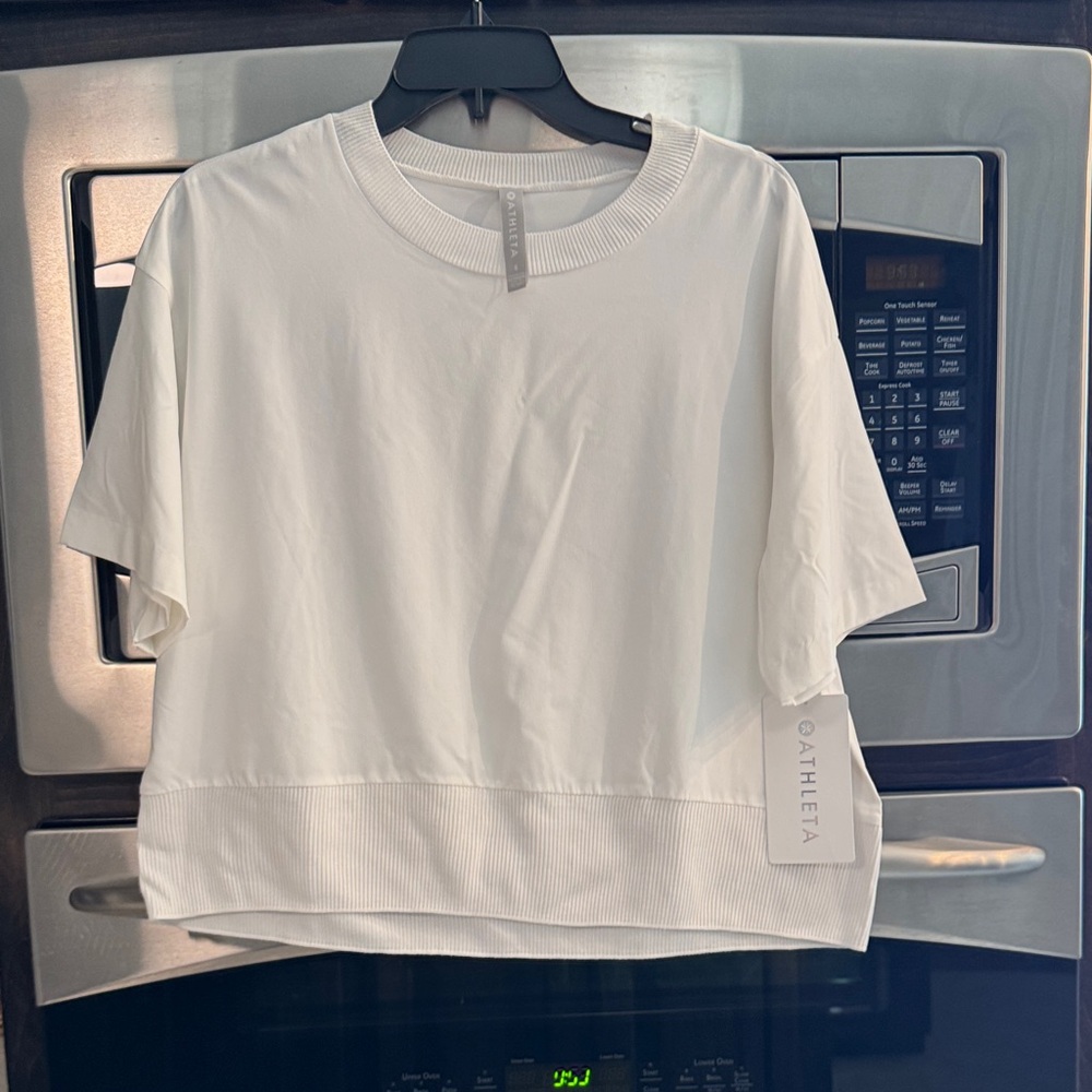 Athleta Women's Classic White Short Sleeve Tee- brand new!